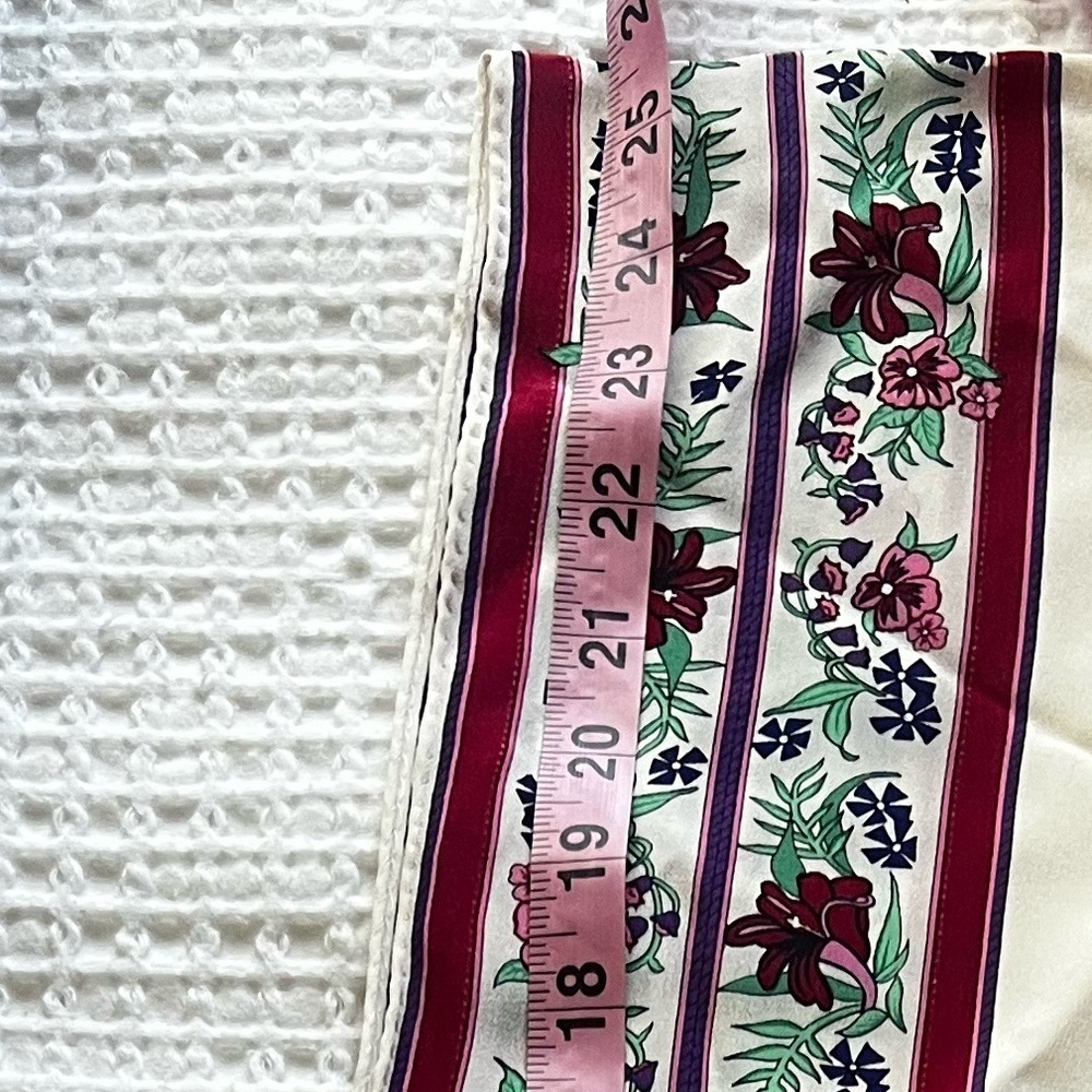 Gorgeous Vintage Hattie Carnegie Oblong White Green Purple and Burgundy Scarf - Picture 9 of 10